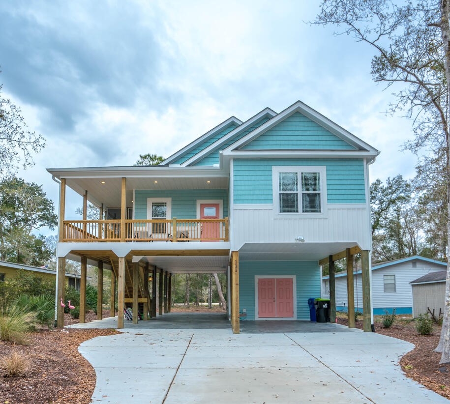Steps to the Sea – property overview from street